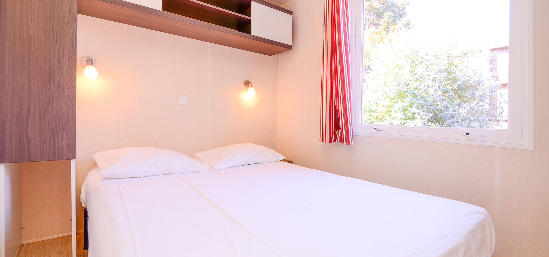 Camping la vetta location MH confort 3CH LIT SUP chambre principale